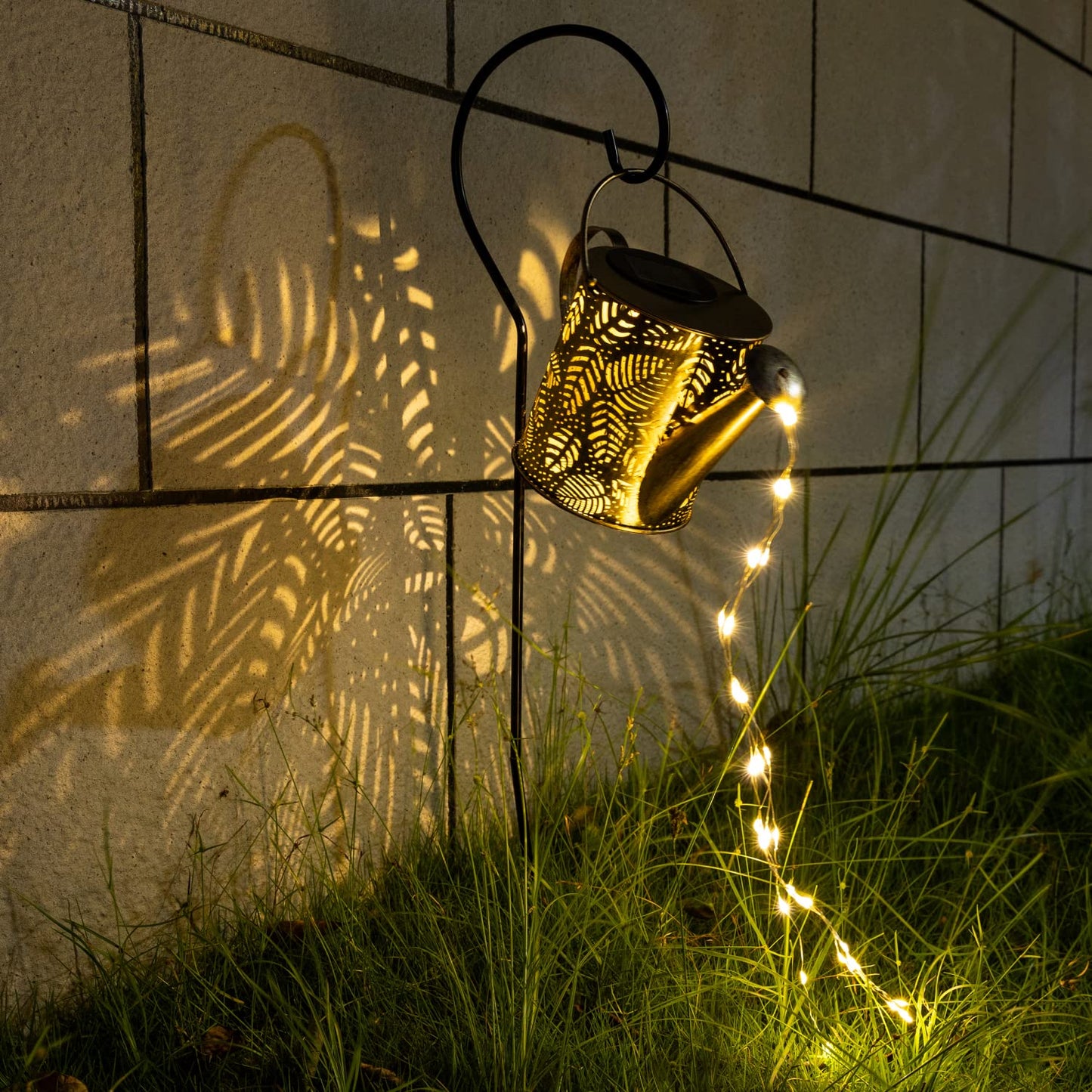 Solar Lights Outdoor Garden Decor, Large Hanging Waterproof Watering Can Landscape Lights Outside Decorations for Yard Front Porch Patio Backyard Gardening Gift for Mom Grandma Women Birthday