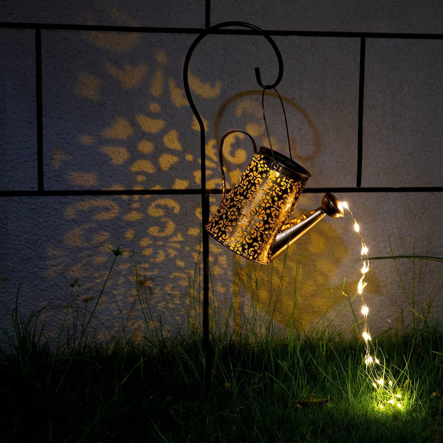 Solar Lights Outdoor Garden Decor, Large Hanging Waterproof Watering Can Landscape Lights Outside Decorations for Yard Front Porch Patio Backyard Gardening Gift for Mom Grandma Women Birthday